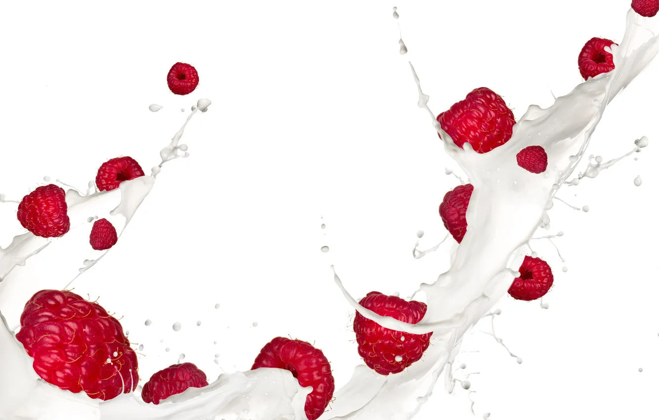 Фото обои ягоды, малина, всплеск, молоко, белый фон