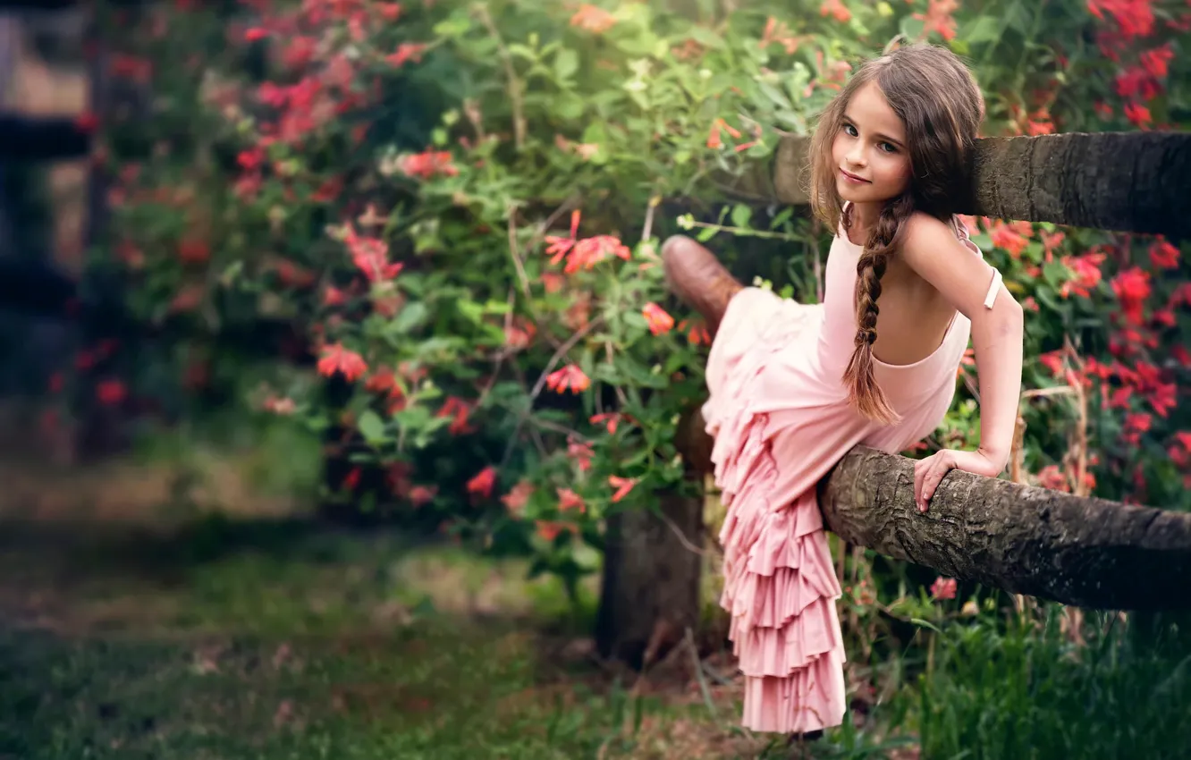Фото обои цветы, забор, платье, девочка, ребёнок