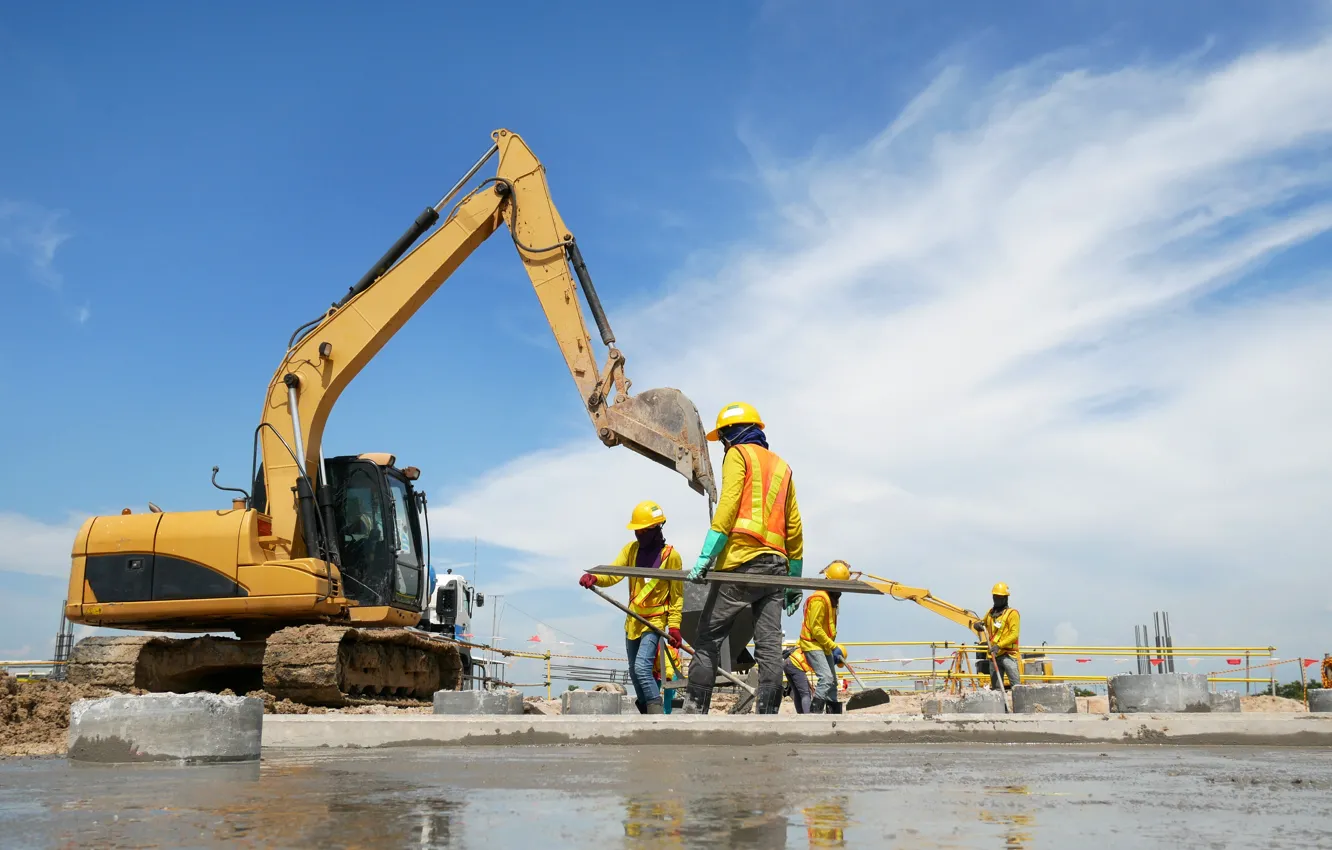 Фото обои workers, construction, excavator, yellow helmet