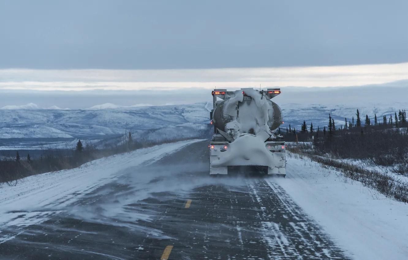 Фото обои зима, дорога, снег, грузовик