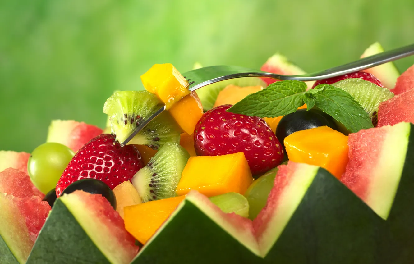 Фото обои ягоды, арбуз, киви, клубника, фрукты, фруктовый салат