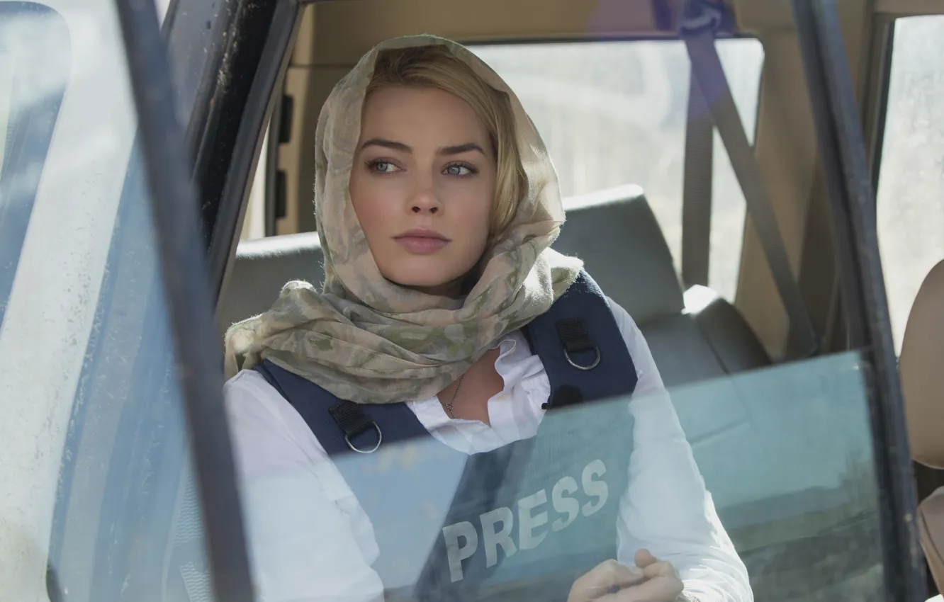 Фото обои взгляд, лицо, Margot Robbie, Whiskey Tango Foxtrot