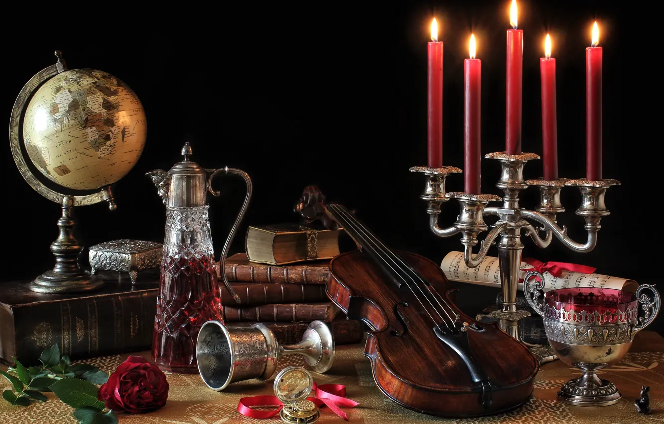 Фото обои ноты, скрипка, роза, книги, чаша, свечи, натюрморт, глобус