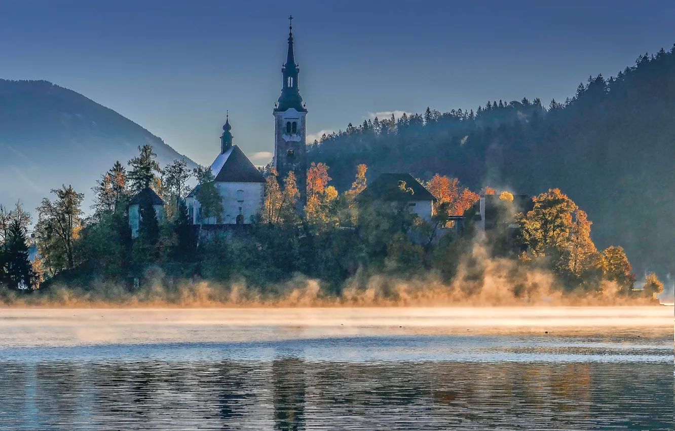 Фото обои осень, пейзаж, природа, туман, озеро, утро, церковь, леса