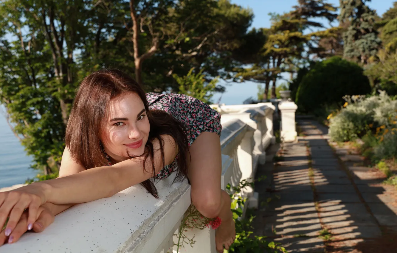 Фото обои long hair, model, brunette, gorgeous, photoshoot, posing, beautiful face, outdoors