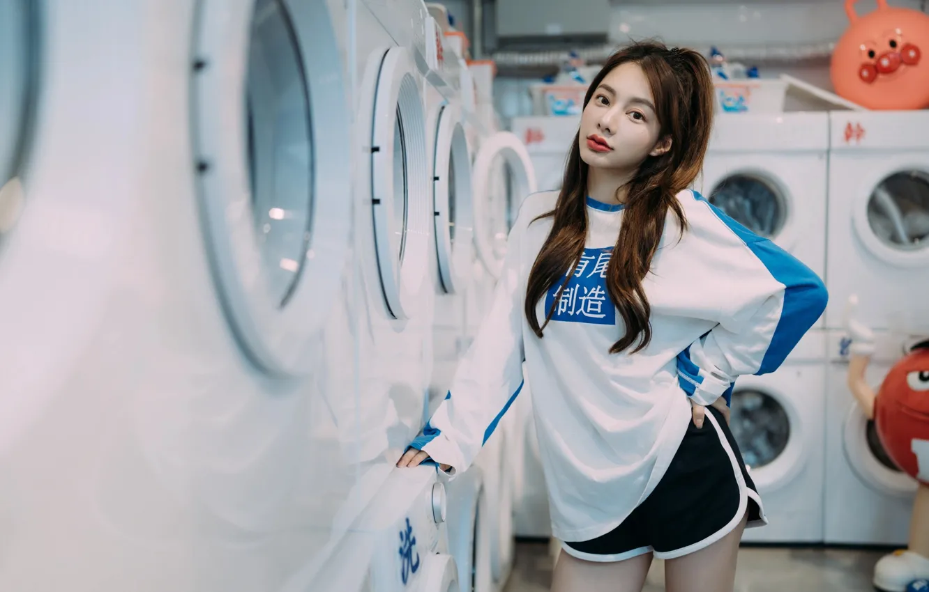 Фото обои girl, shorts, model, beauty, asian, laundry
