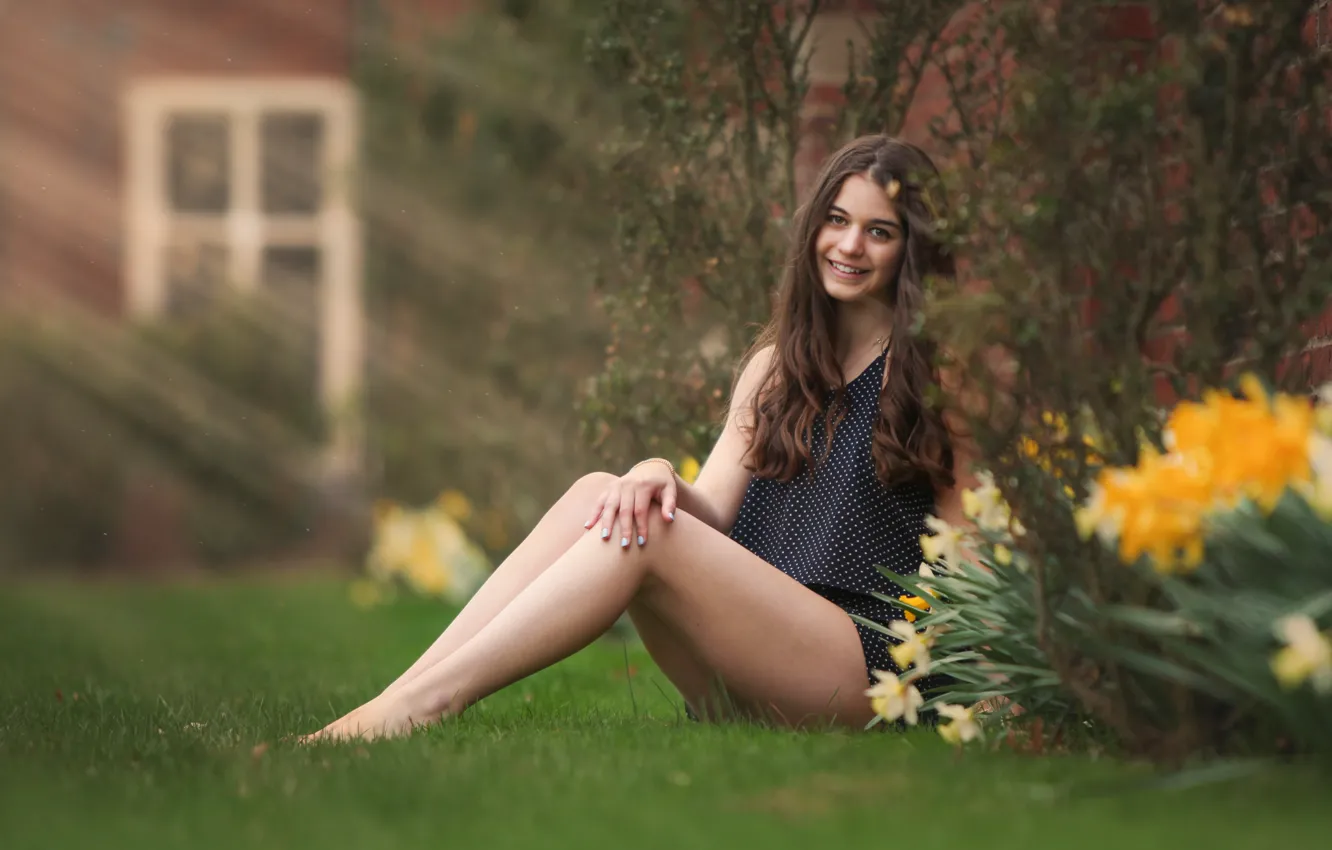 Фото обои радость, улыбка, ножки, Kristin Boyle