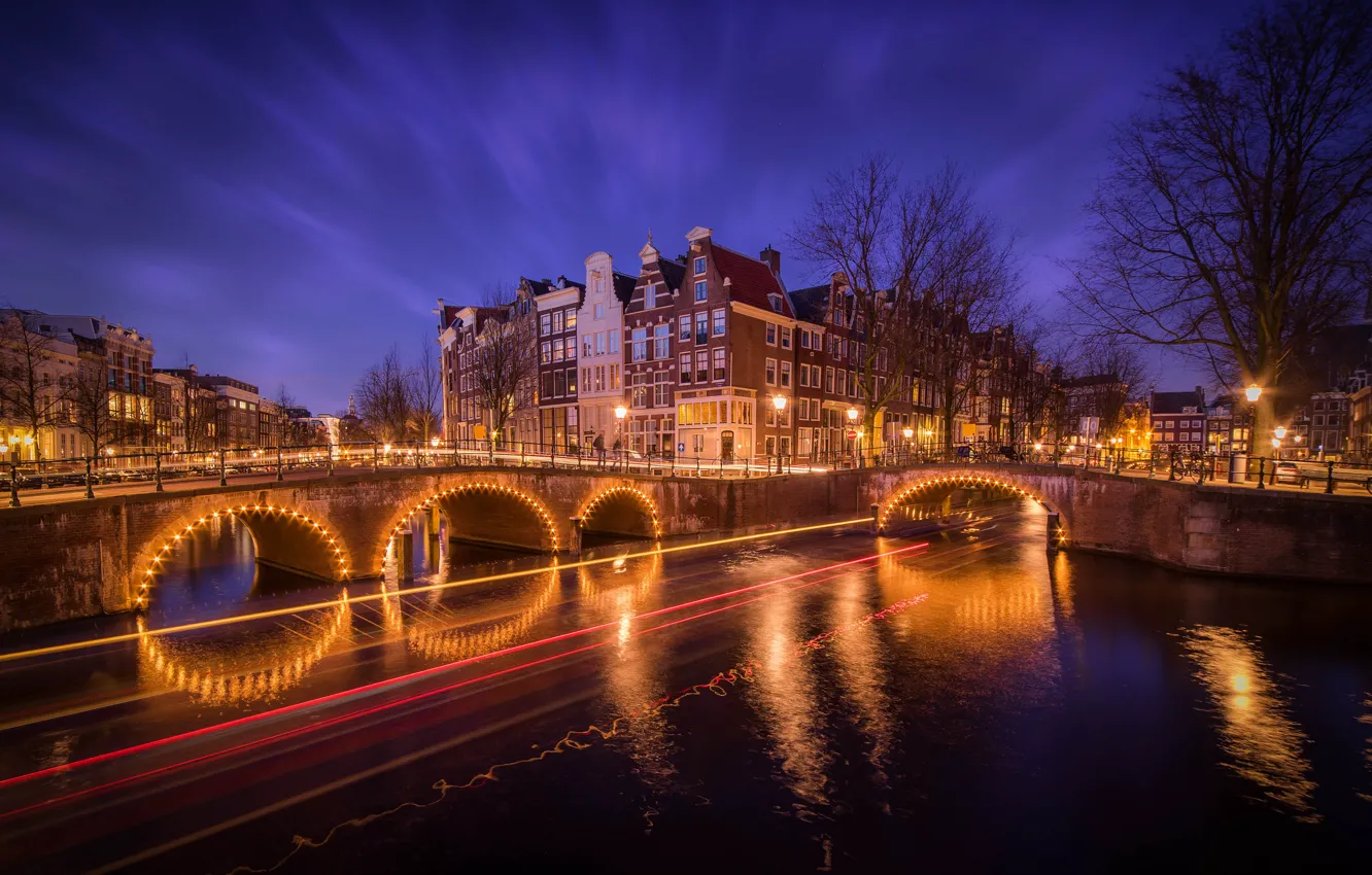 Фото обои деревья, мост, огни, дома, Амстердам, канал, Нидерланды