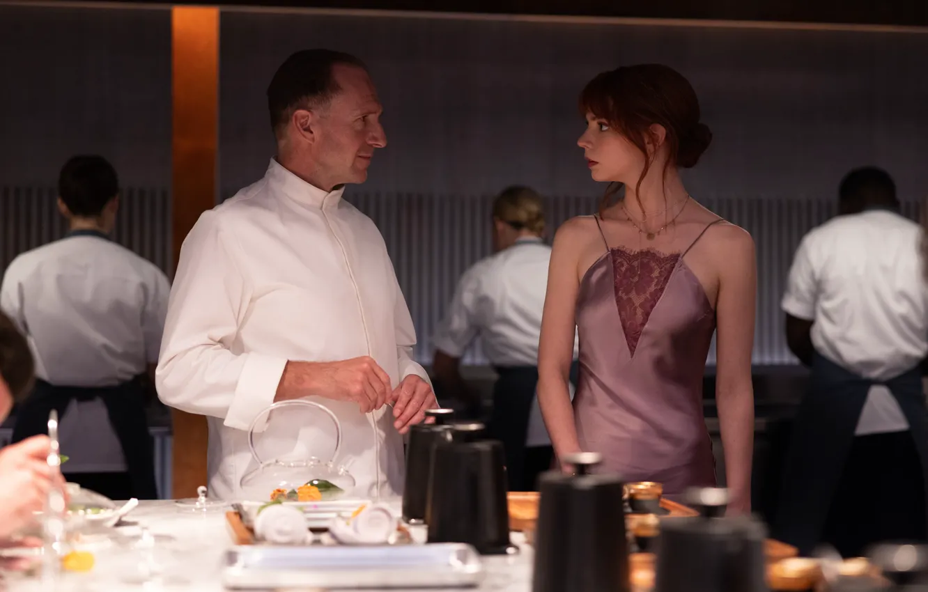 Фото обои actor, Ralph Fiennes, actress, Anya Taylor-Joy, The Menu