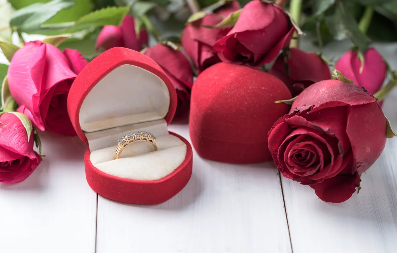 Фото обои праздник, розы, кольцо, коробочка