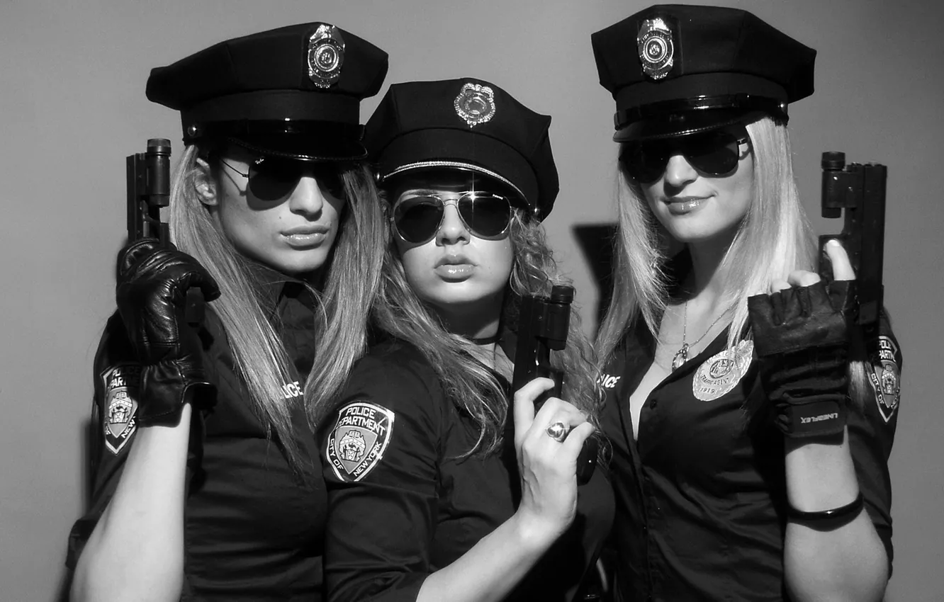 Фото обои Полицейские, Девушки с оружием, Три девушки