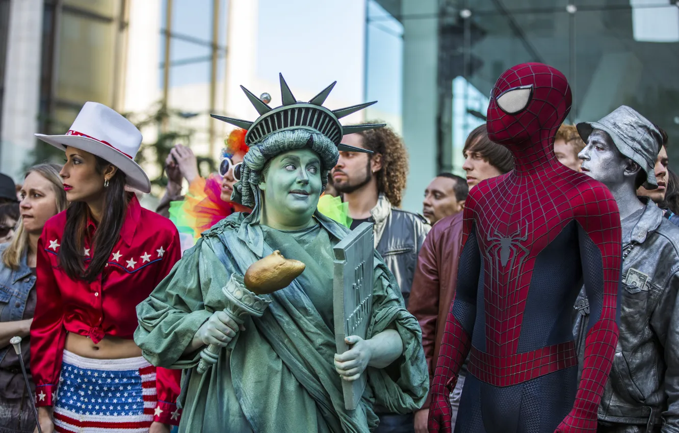 Фото обои статуя свободы, человек паук, Andrew Garfield, The Amazing Spider-Man 2