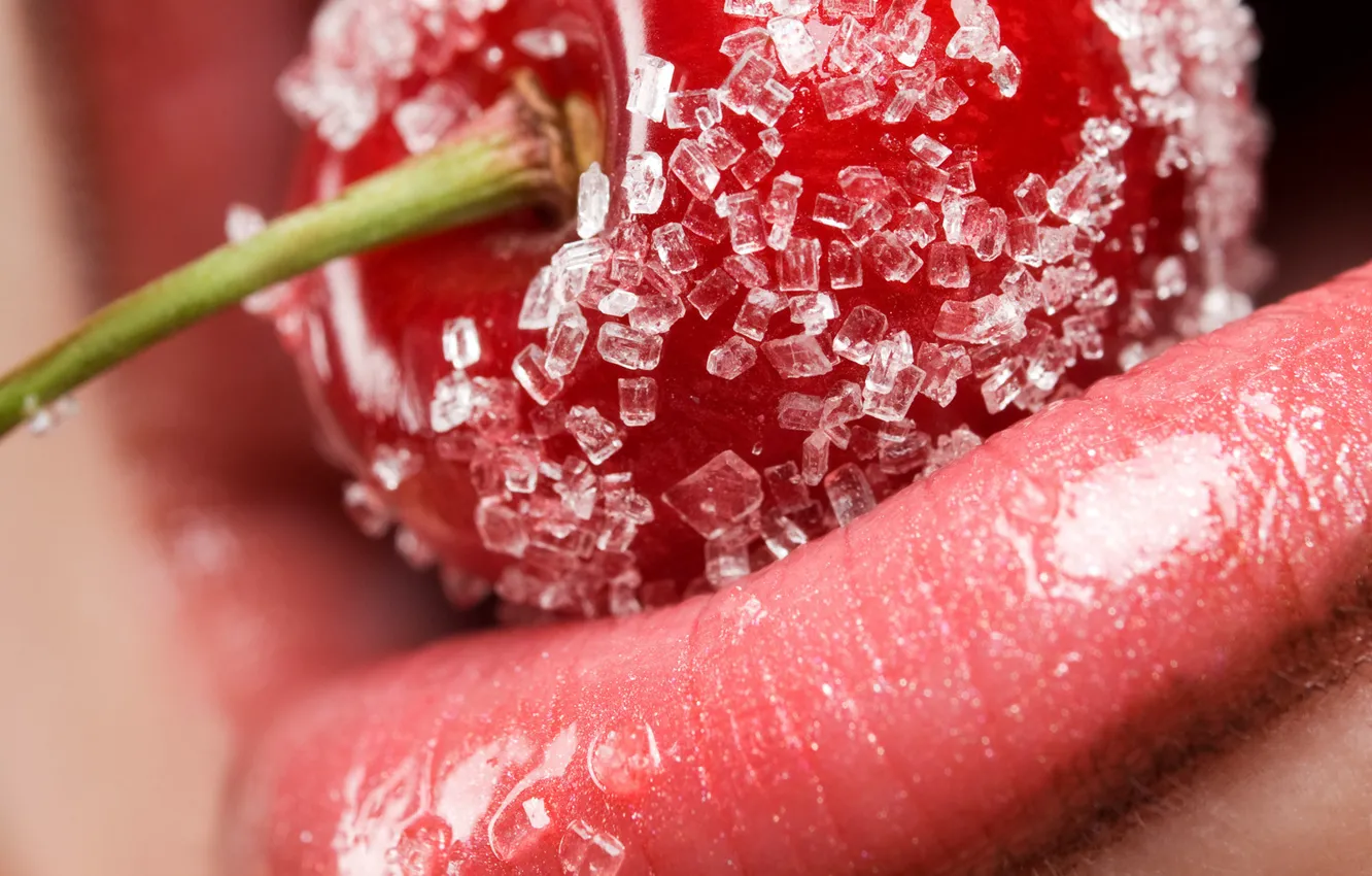 Фото обои вишня, губы, сахар