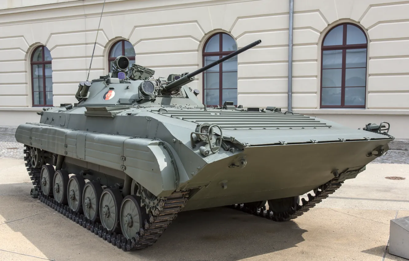 Фото обои боевая, БМП-2, гусеничная, российская, BMP-2, машина пехоты