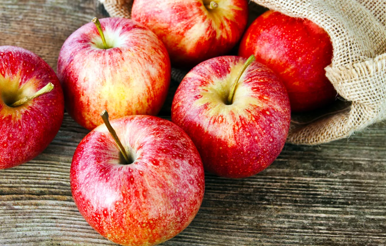 Фото обои фрукты, мешок, красные яблоки