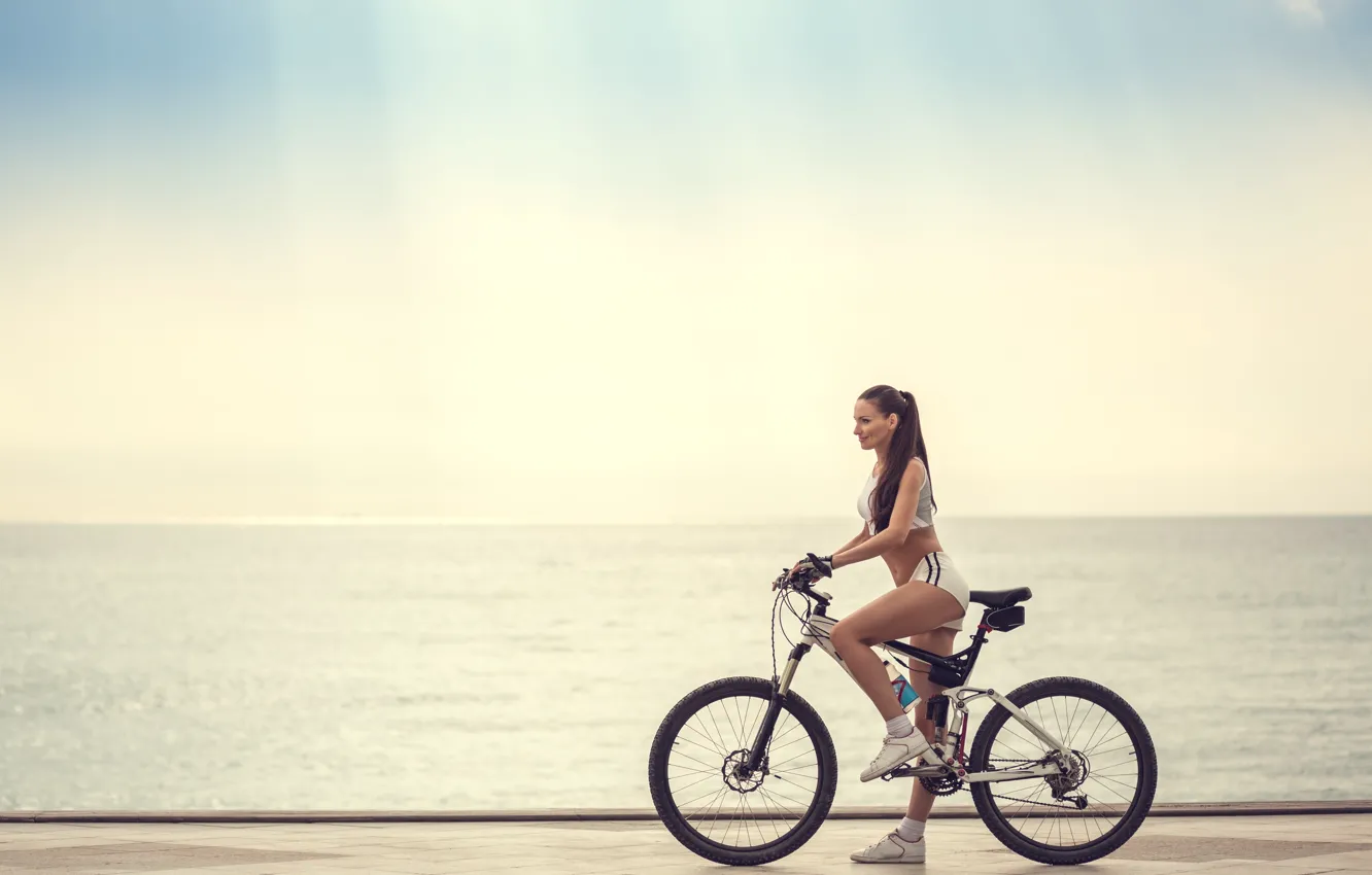 Фото обои девушка, велосипед, спорт, профиль