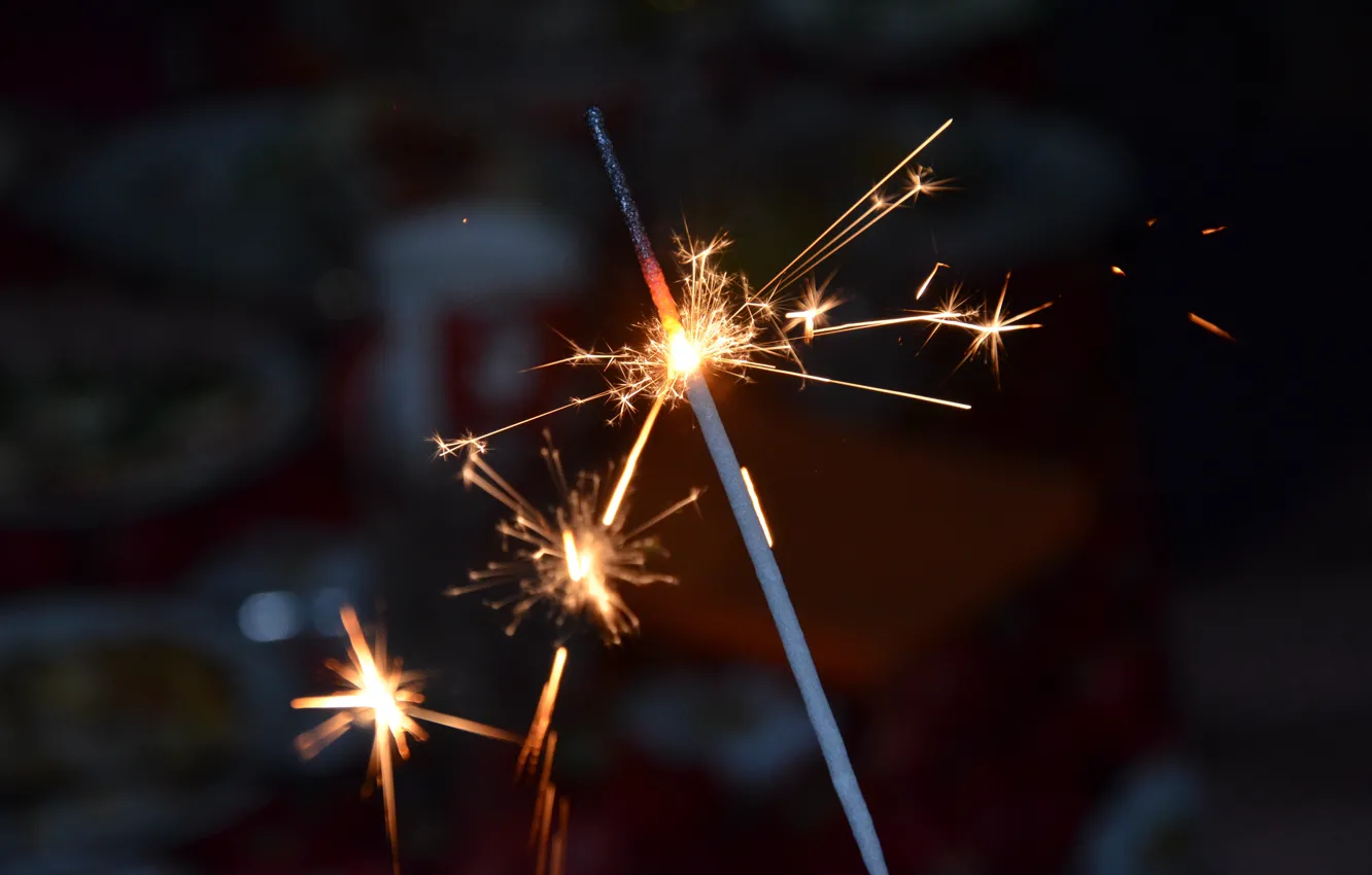 Фото обои искры, Новый год, бенгальские огни