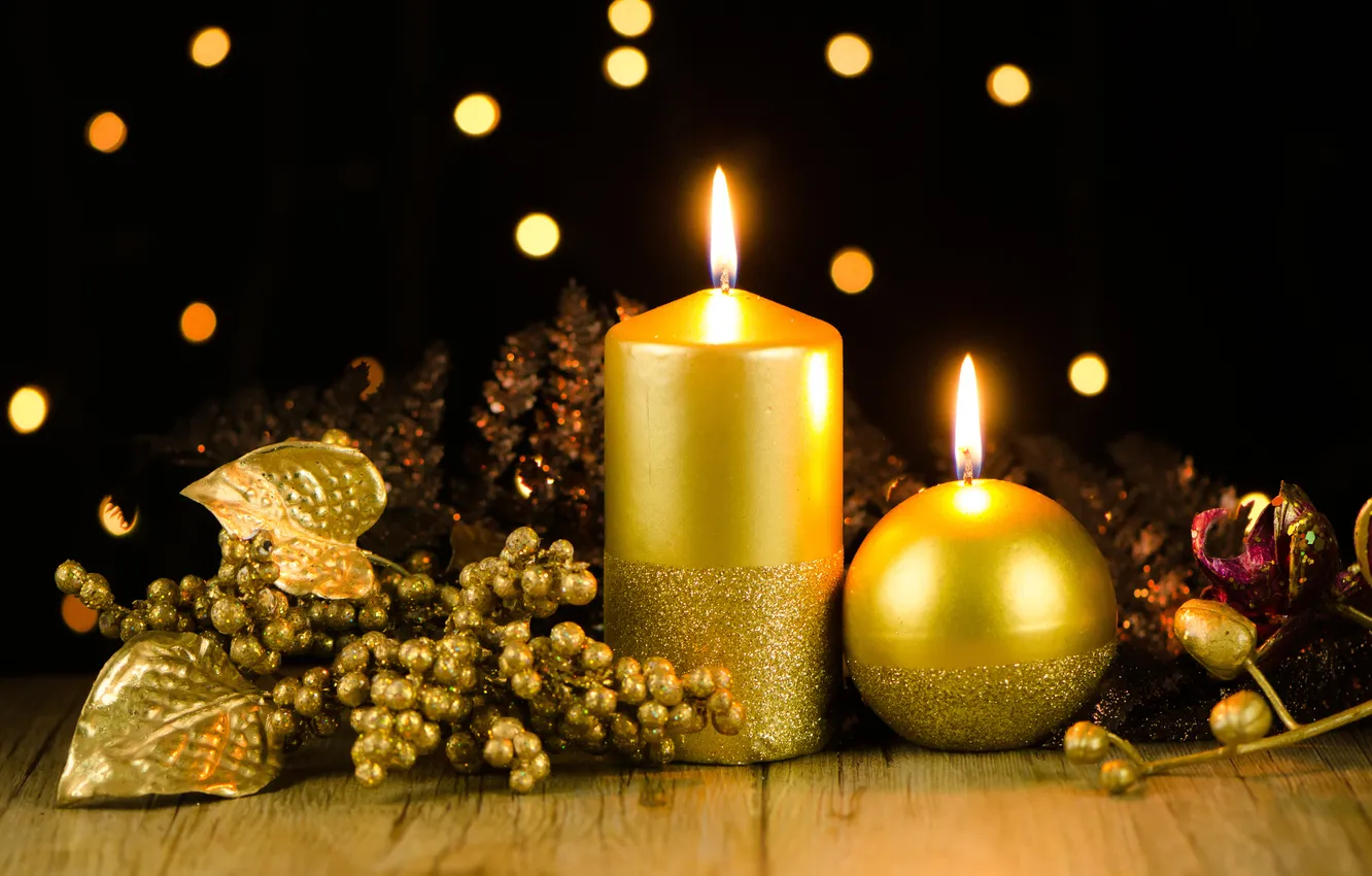 Фото обои стол, праздник, свечи, декорации, золотые, свечки