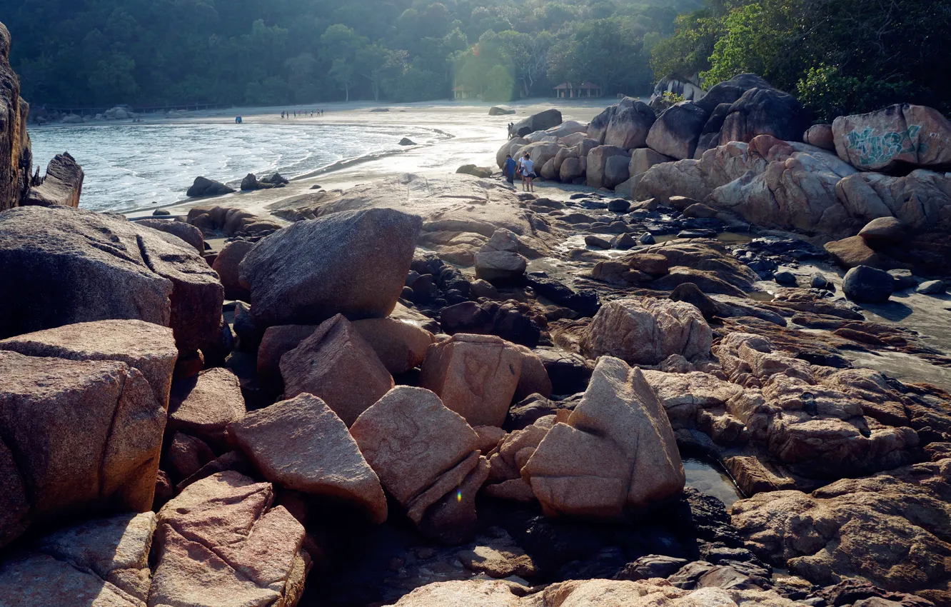 Фото обои beach, rocks, people, Malaysia, kuantan, teluk, cempedak