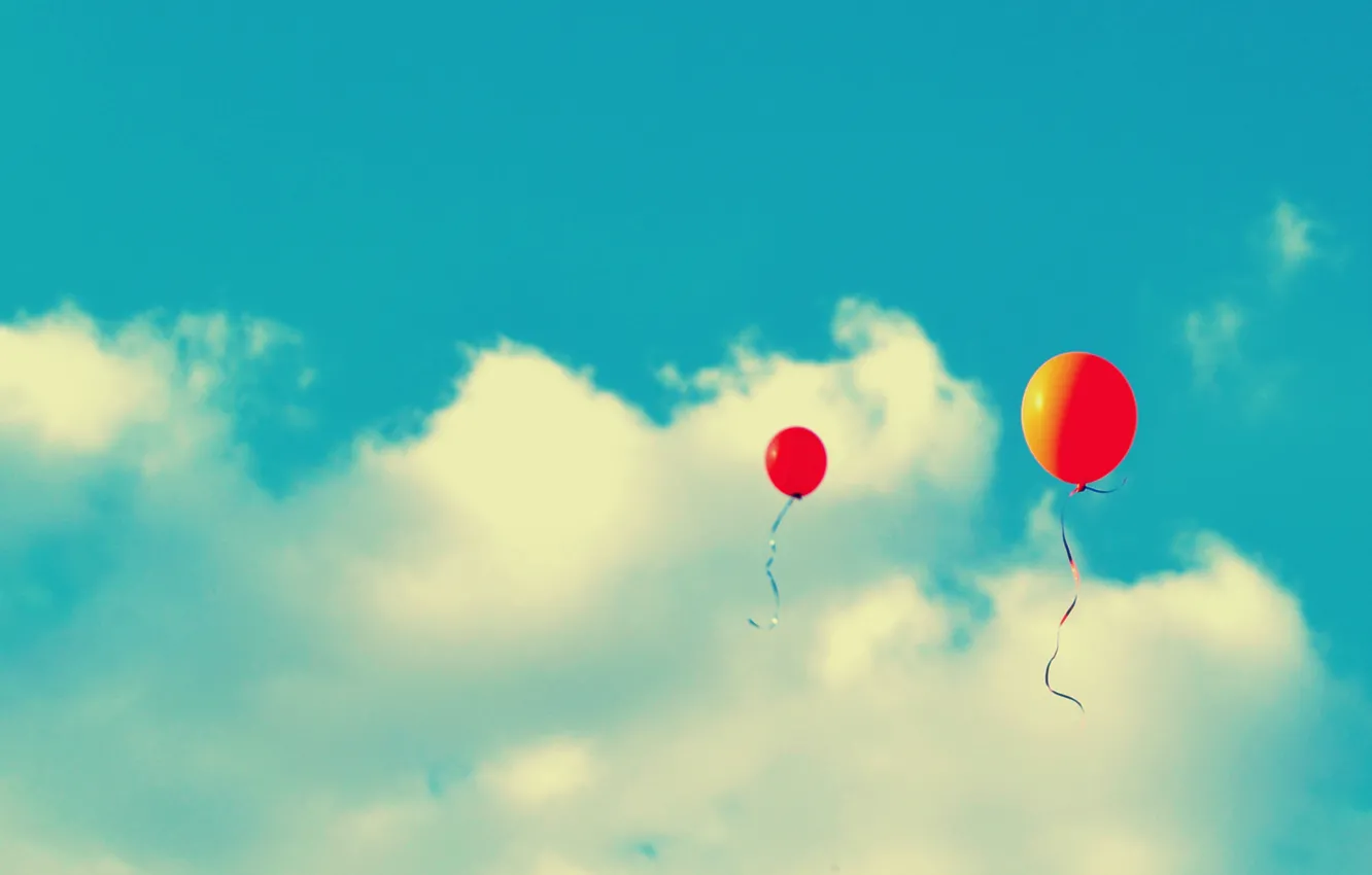 Фото обои небо, облака, праздник, воздушный шарик