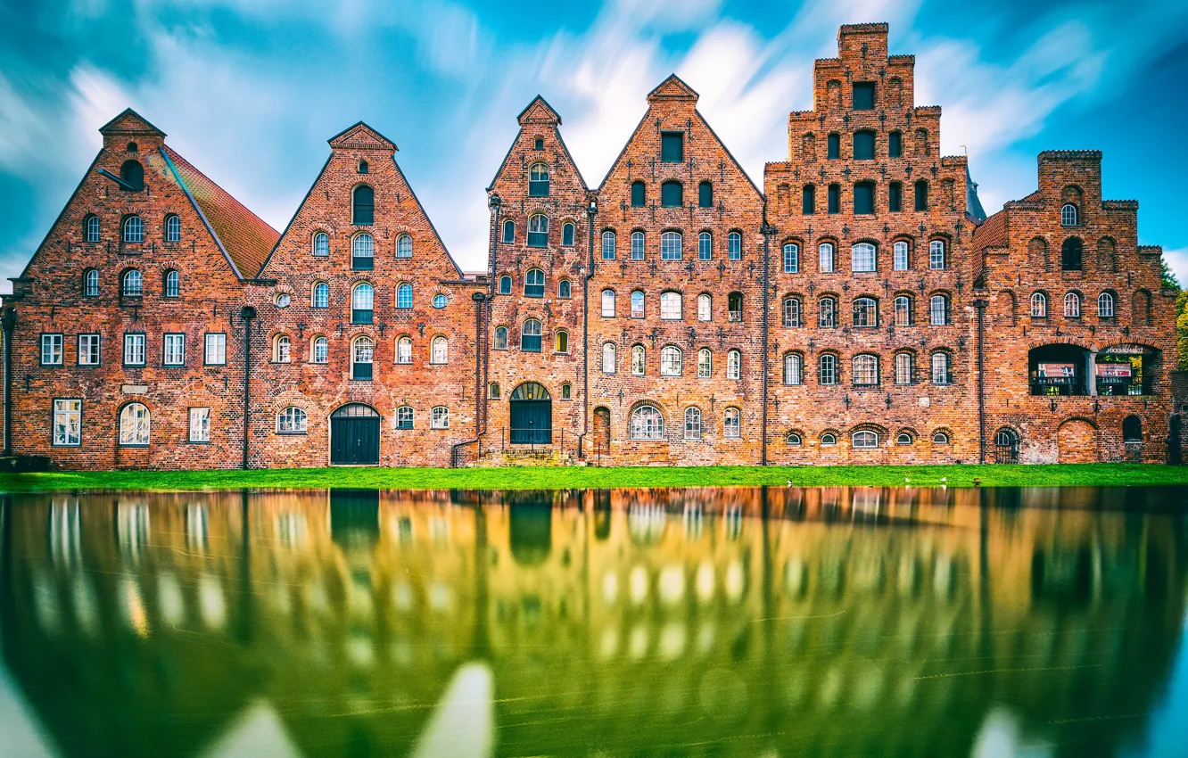Фото обои Reflection, Schleswig-Holstein, Lübeck, Salt Storage Houses