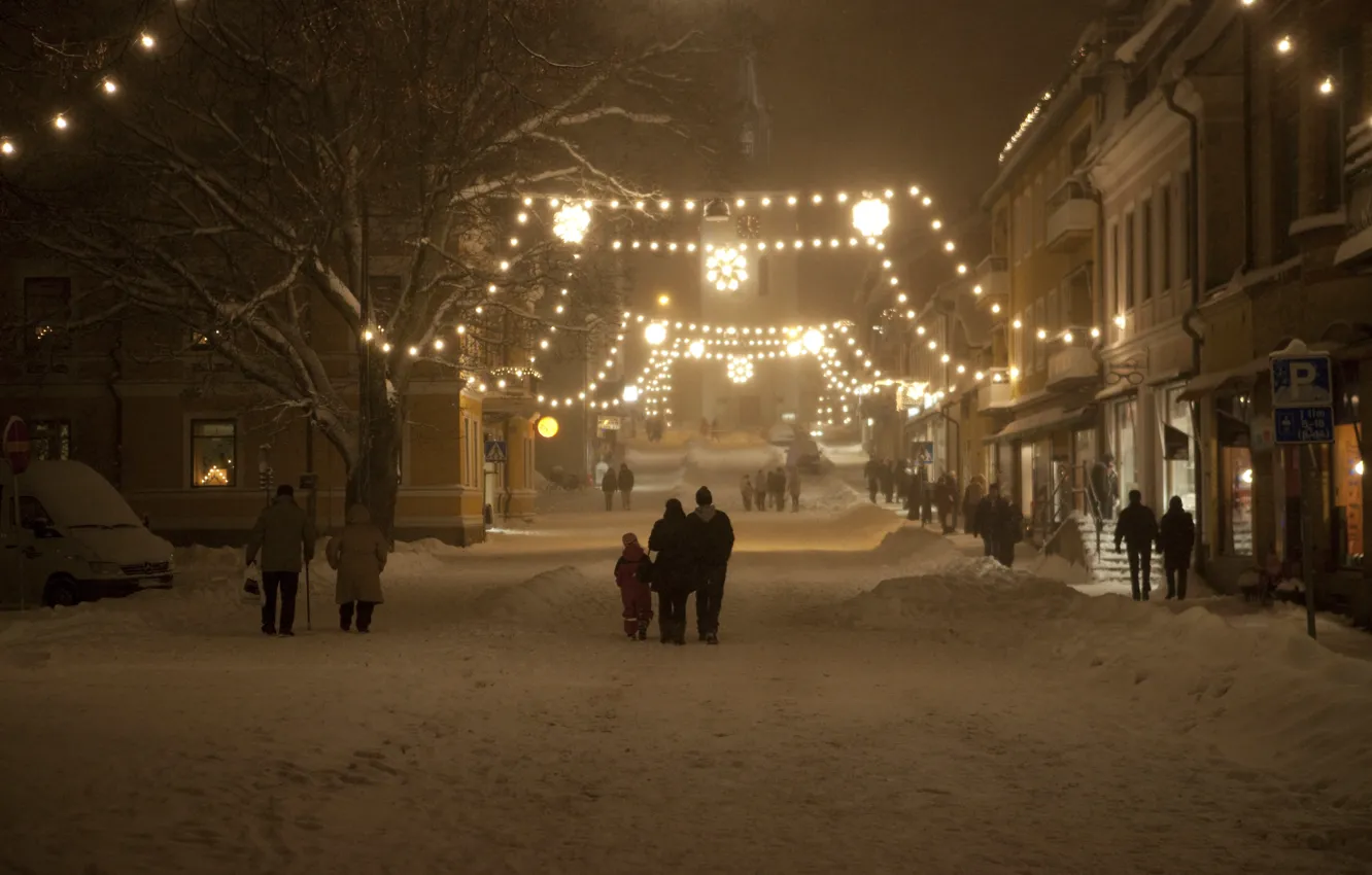 Фото обои зима, снег, ночь, улица, новый год, рождество, гирлянды
