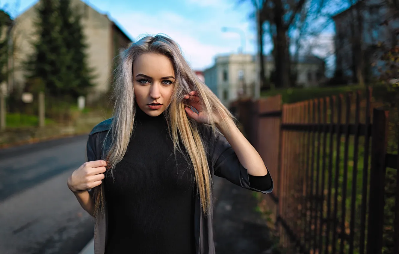 Фото обои грудь, губки, локоны, Libor Pawlas, Veronii