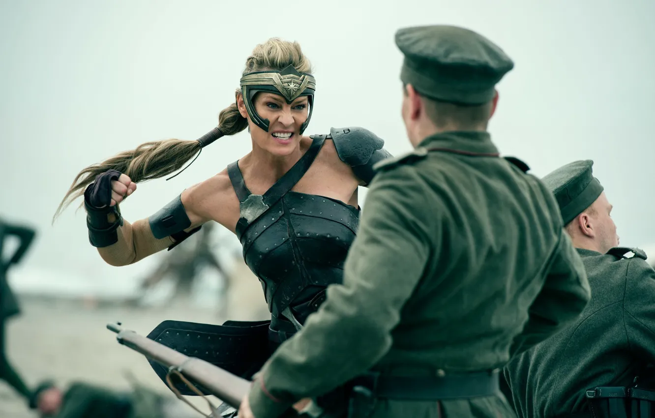 Фото обои cinema, gun, Wonder Woman, soldier, armor, weapon, fight, movie