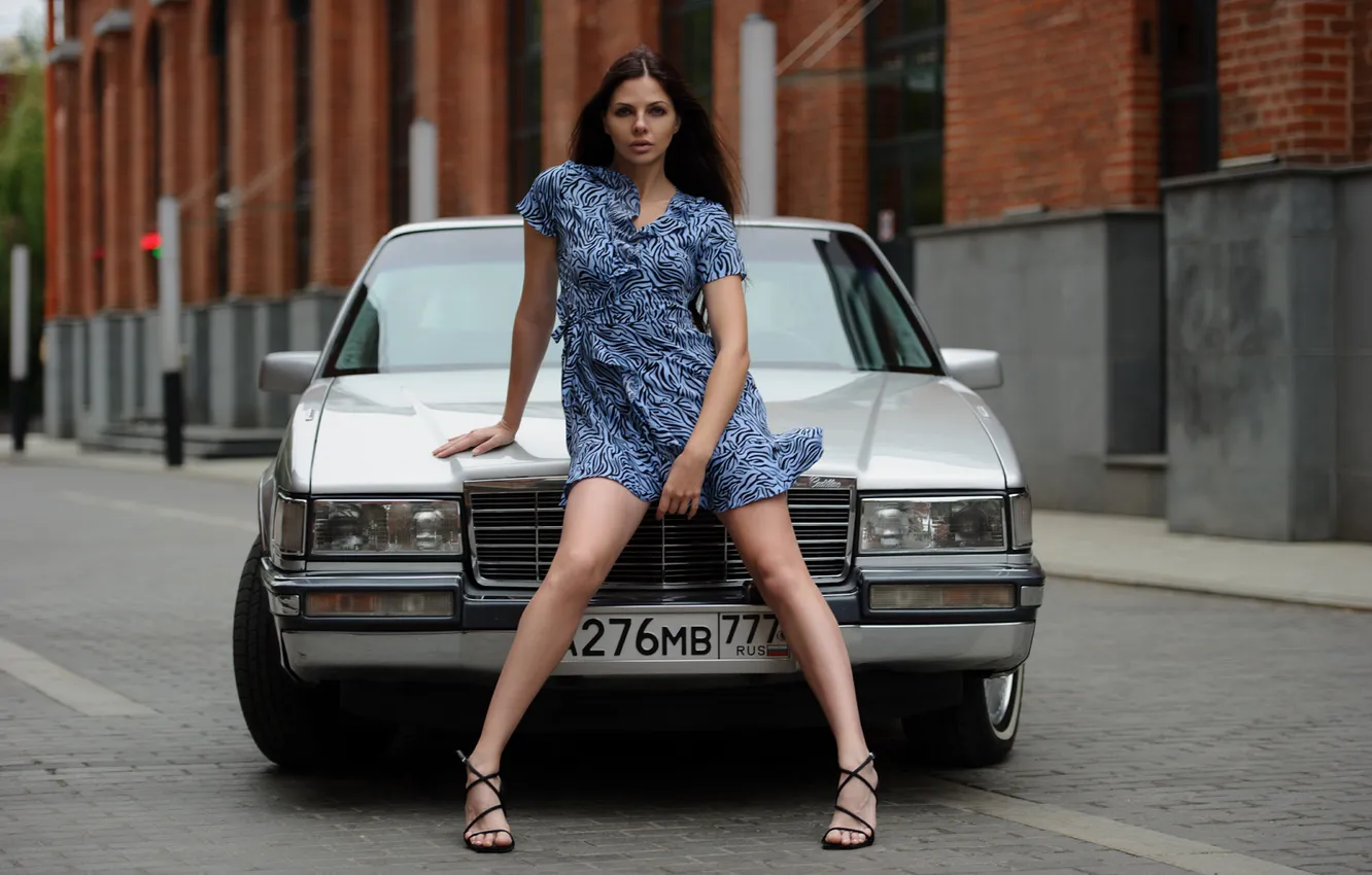 Фото обои девушка, милая, модель, Cadillac, брюнетка, Обои, Туфли, Каблуки