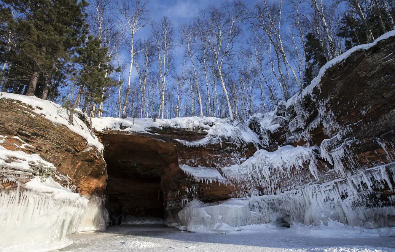 Фото обои лед, зима, небо, снег, деревья, скалы, пещера, грот