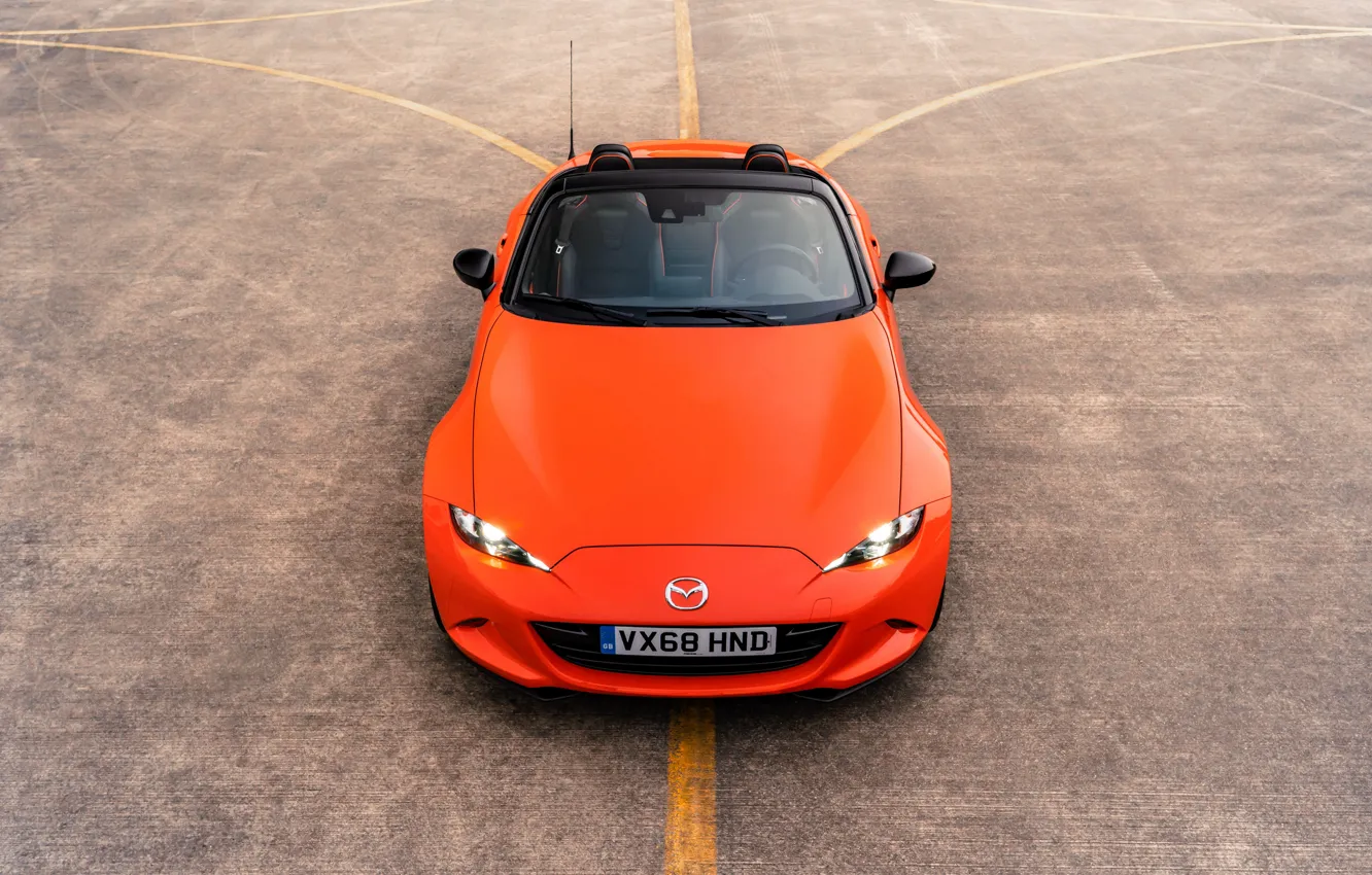 Фото обои оранжевый, капот, сверху, Mazda, родстер, MX-5, 30th Anniversary Edition, 2019