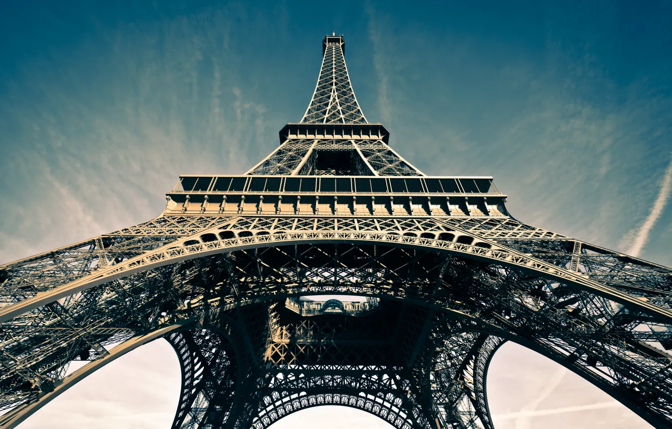 Фото обои небо, Франция, Париж, символ, Эйфелева башня, Paris, архитектура, достопримечательность