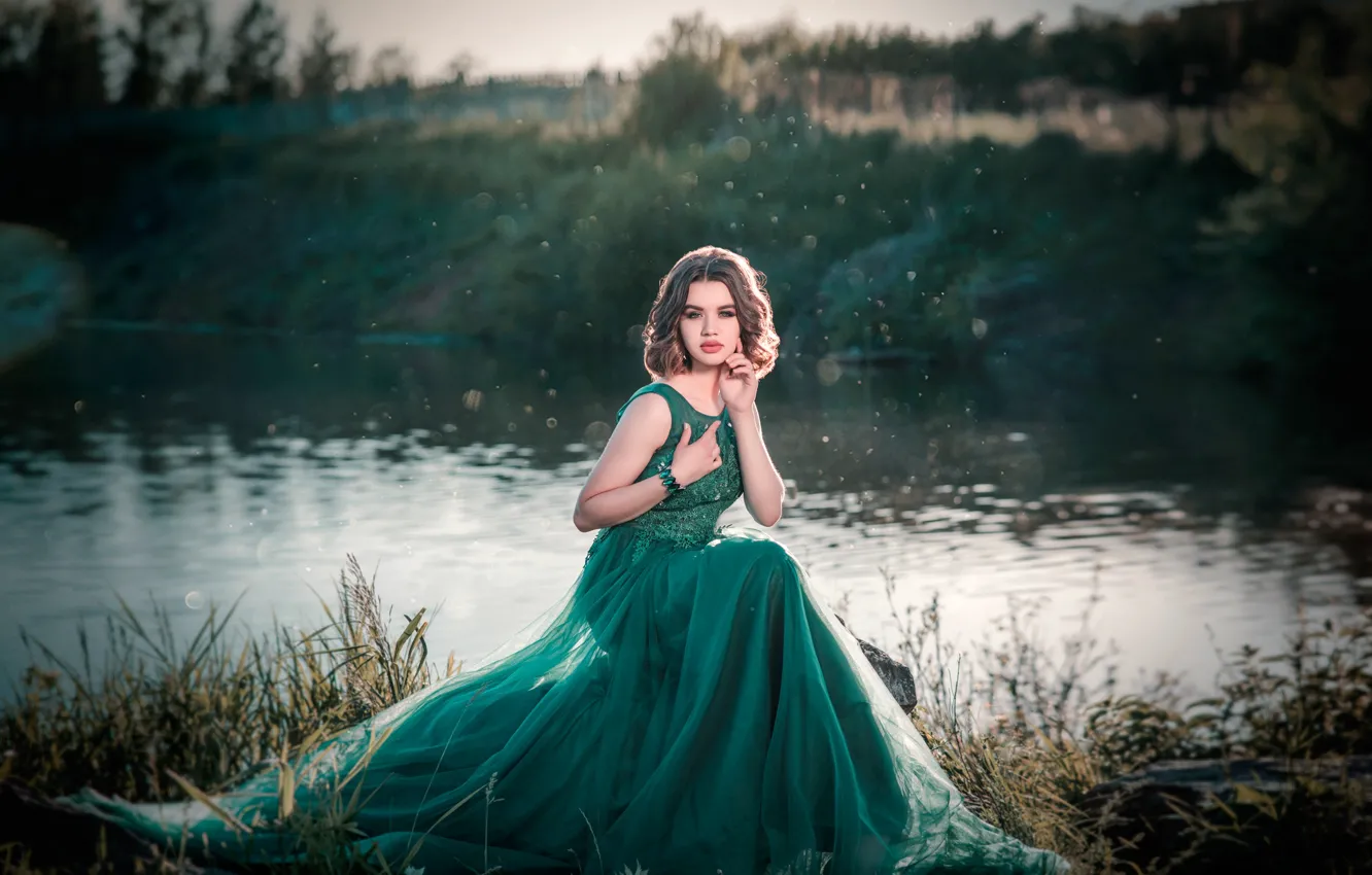 Фото обои лето, девушка, природа, платье, шатенка, водоём, локоны, Анисимова Наталия