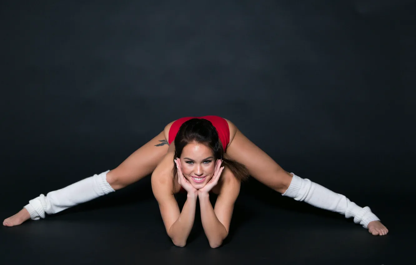 Фото обои girl, shorts, model, brunette, leggings, slim, Megan Rain