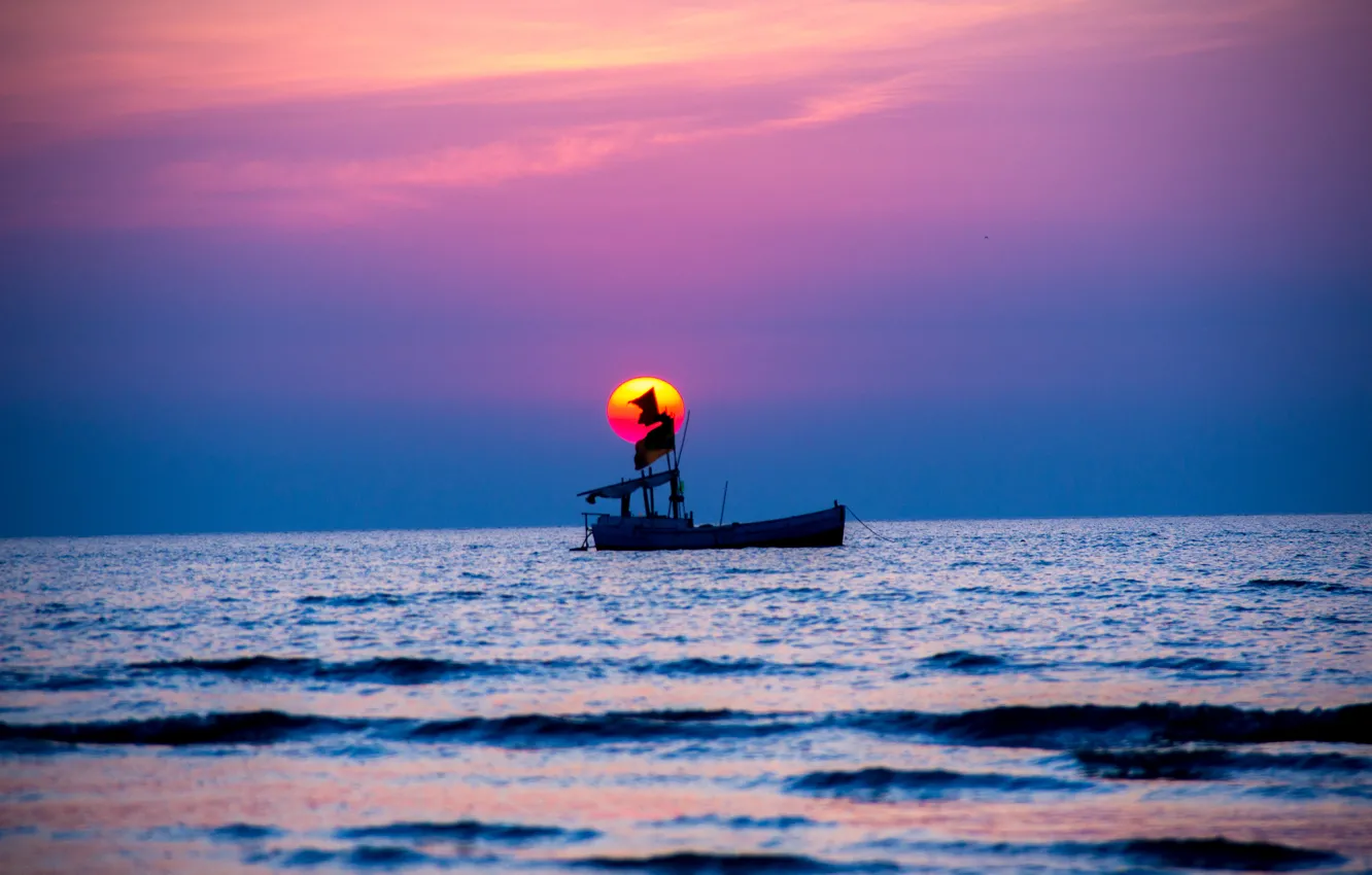 Фото обои море, небо, закат, лодка