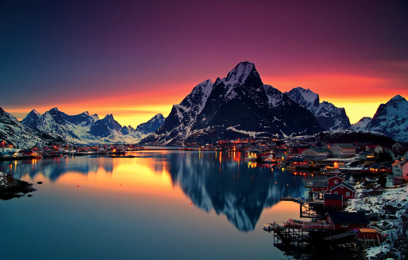 Фото обои зима, небо, снег, горы, ночь, огни, озеро, рассвет