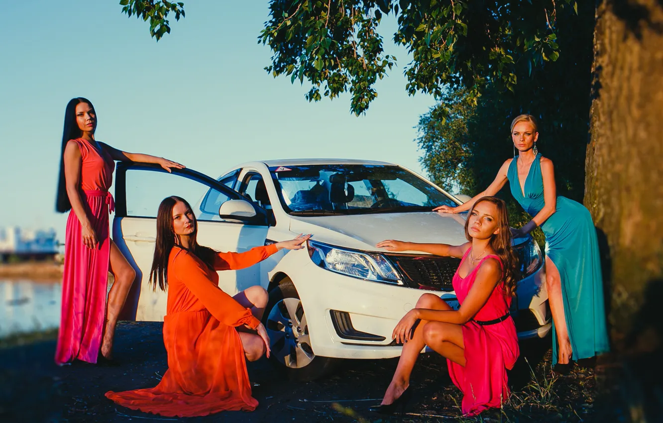 Фото обои небо, взгляд, девушки, Девушки, KIA, платья, белый авто