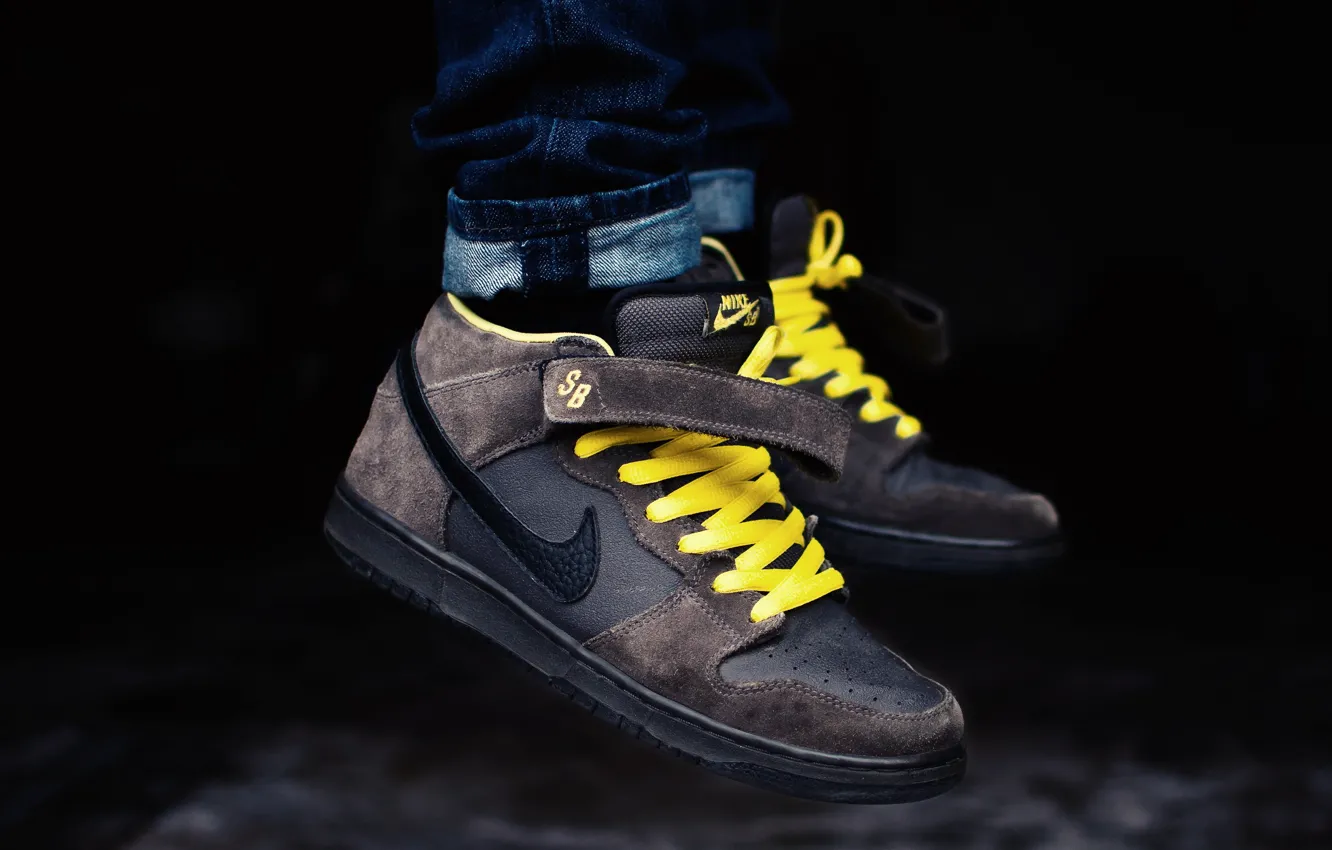 Фото обои кроссовки, бренд, Nike, Pro, Leviatation, Mid, Dunk
