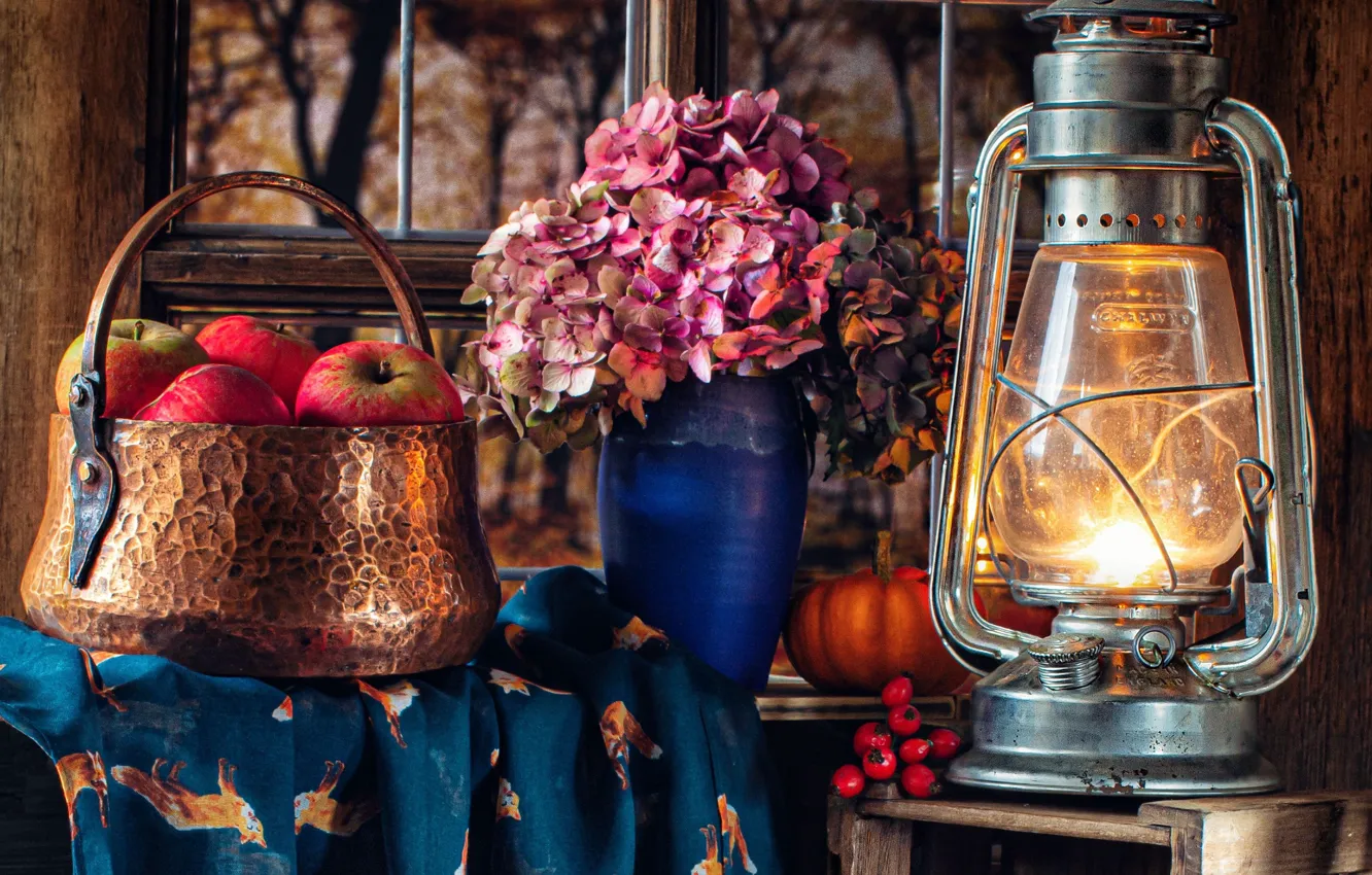 Фото обои цветы, стиль, яблоки, лампа, фонарь, гортензия
