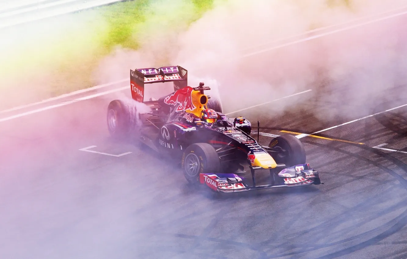 Фото обои Infinity, Formula 1, Red Bull, Smoke, Moscow Raceway, Drifting