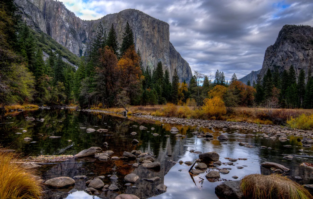 Фото обои осень, небо, деревья, горы, река, камни, скалы, США