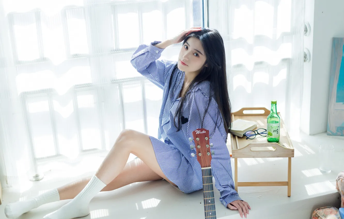 Фото обои Beautiful, Asian, Model, Smile, Guitar, Woman, Cute, Pretty