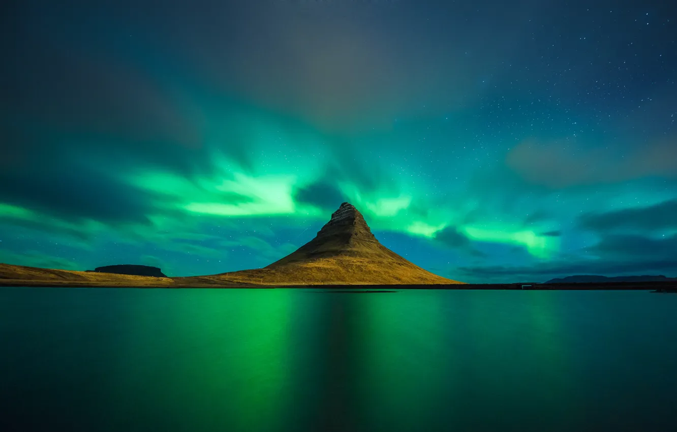 Фото обои отражение, северное сияние, reflection, Iceland, Kirkjufell, aurora borealis, сландия