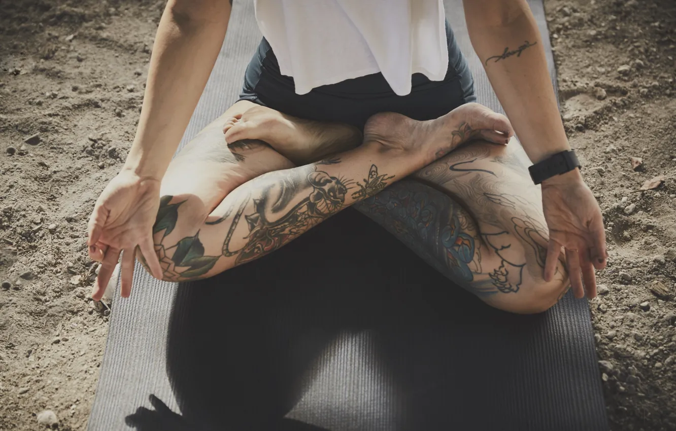 Фото обои legs, woman, tattoos