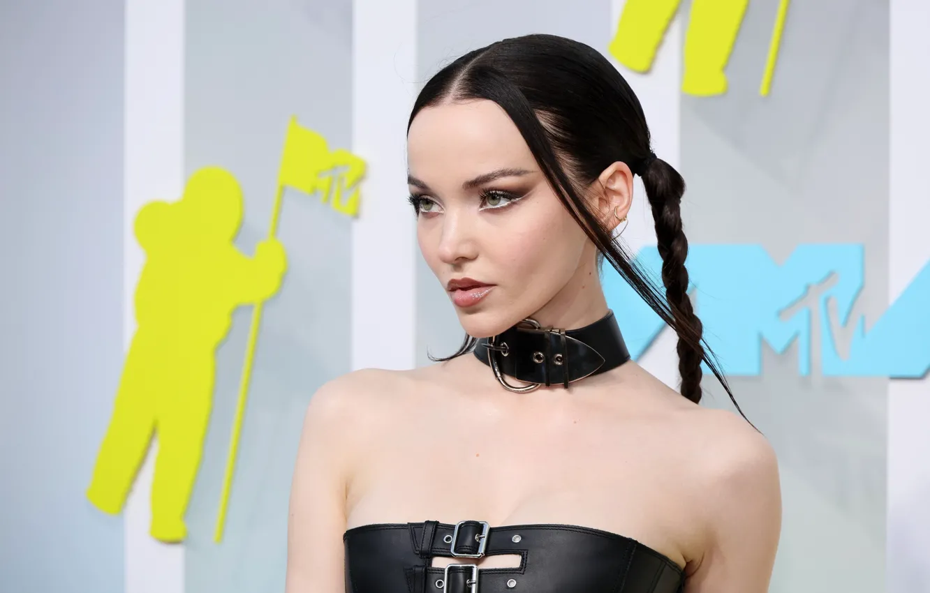 Фото обои взгляд, макияж, актриса, брюнетка, певица, hair, Дав Камерон, Dove Cameron
