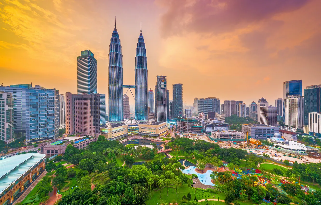 Фото обои famous, landmark, klcc, financial district, kuala lumpur, high rises