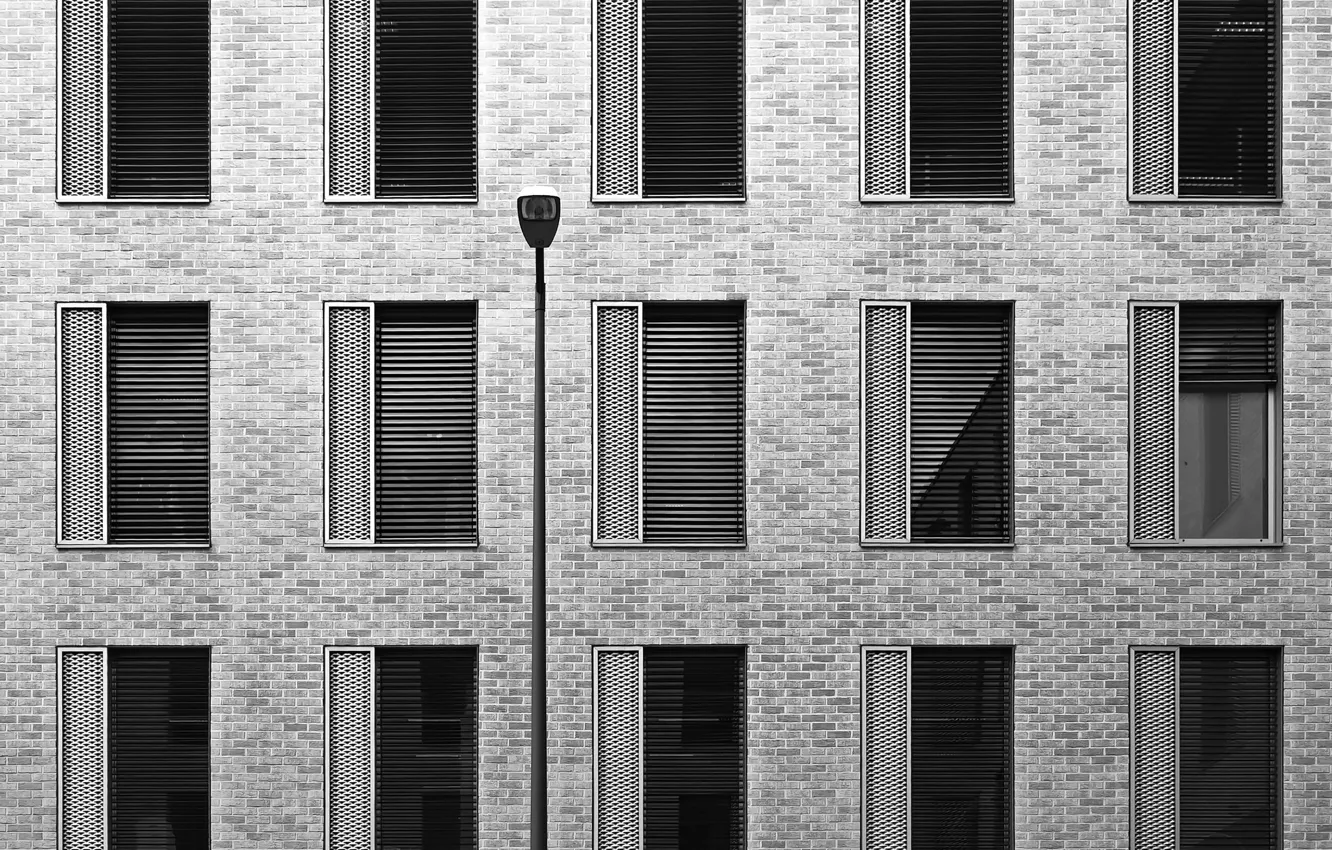 Фото обои город, здание, окна, текстура, фонарик, архитектура