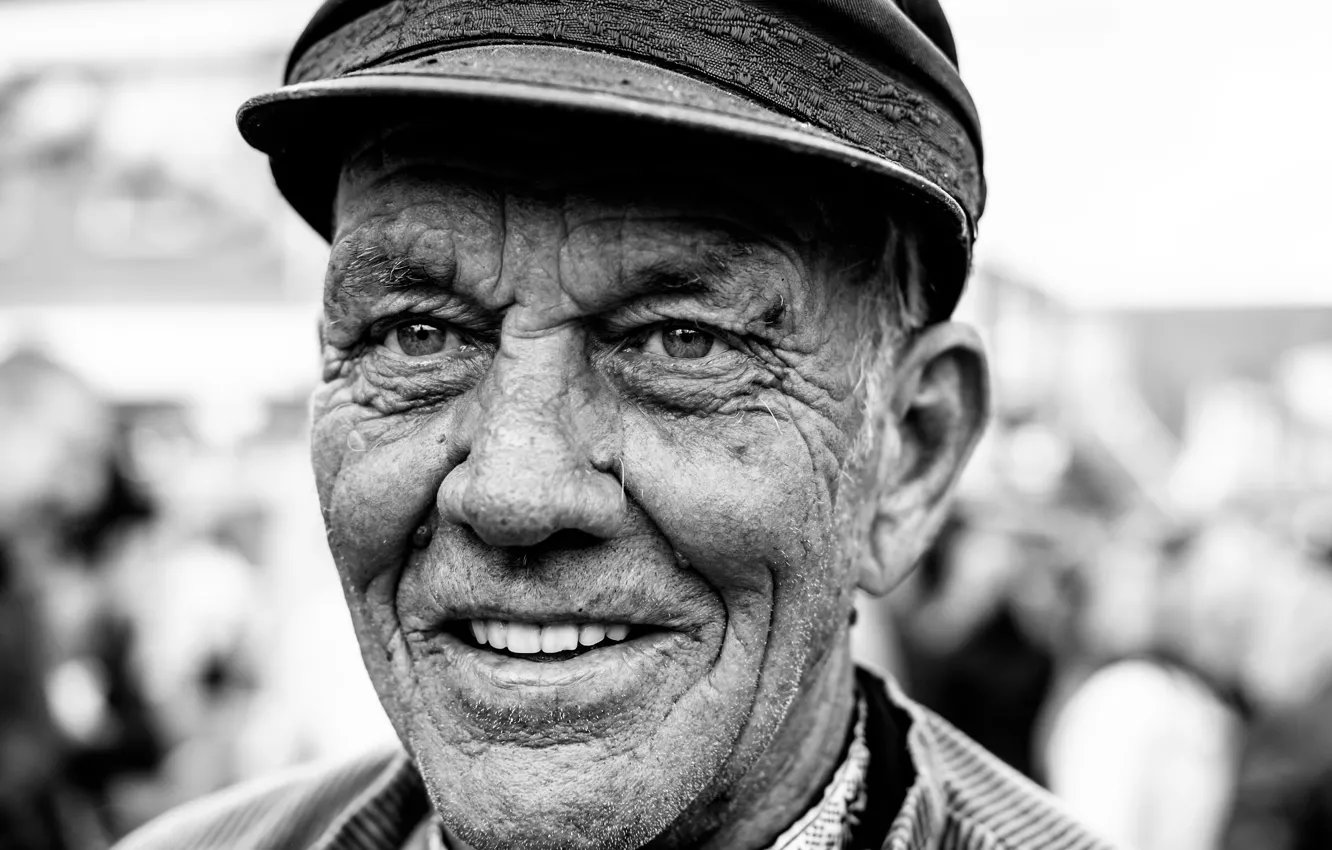 Фото обои eyes, smile, fisherman