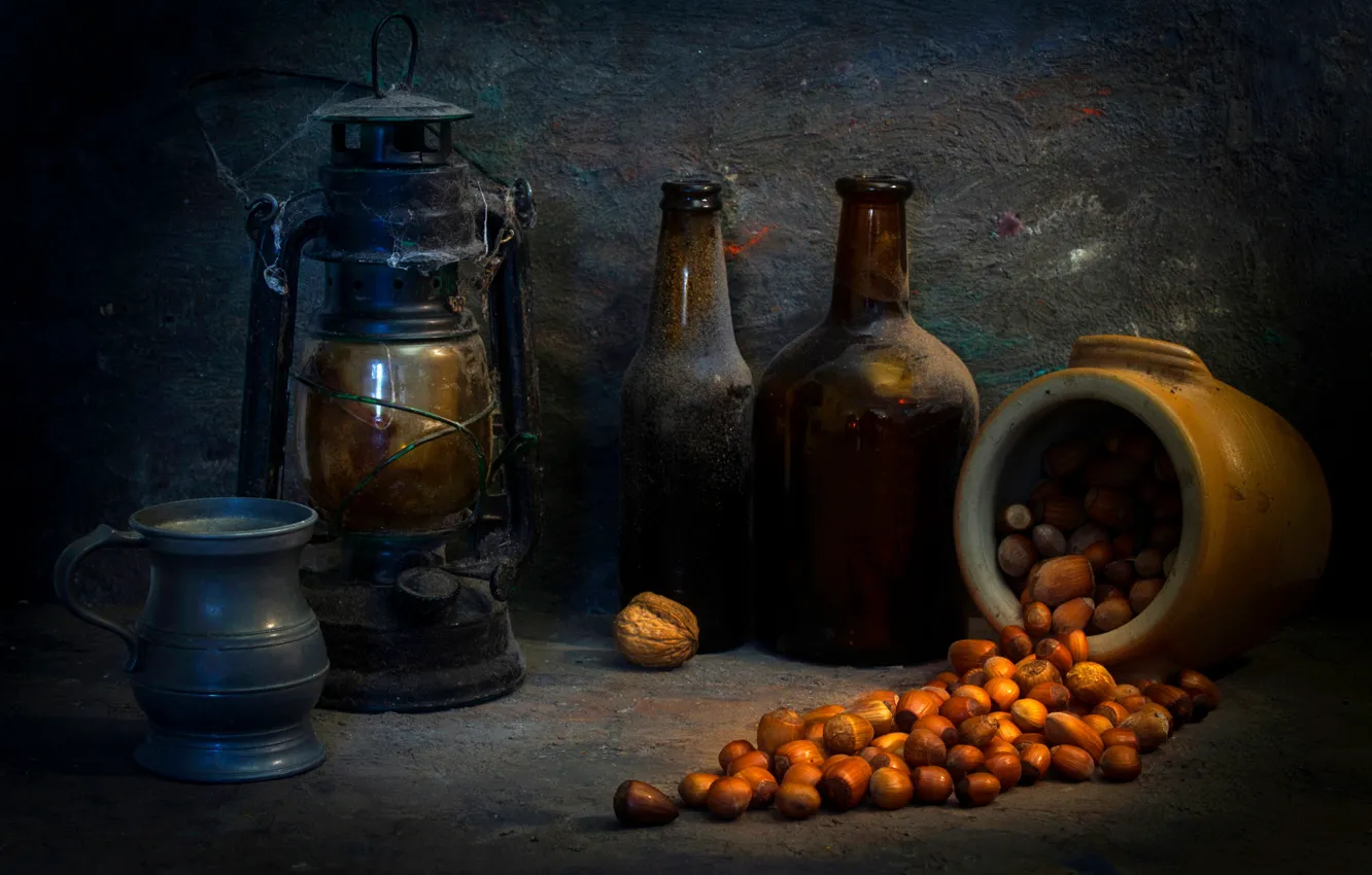 Фото обои лампа, пыль, бутылки, орехи, россыпь, The last photo, A pot of gold