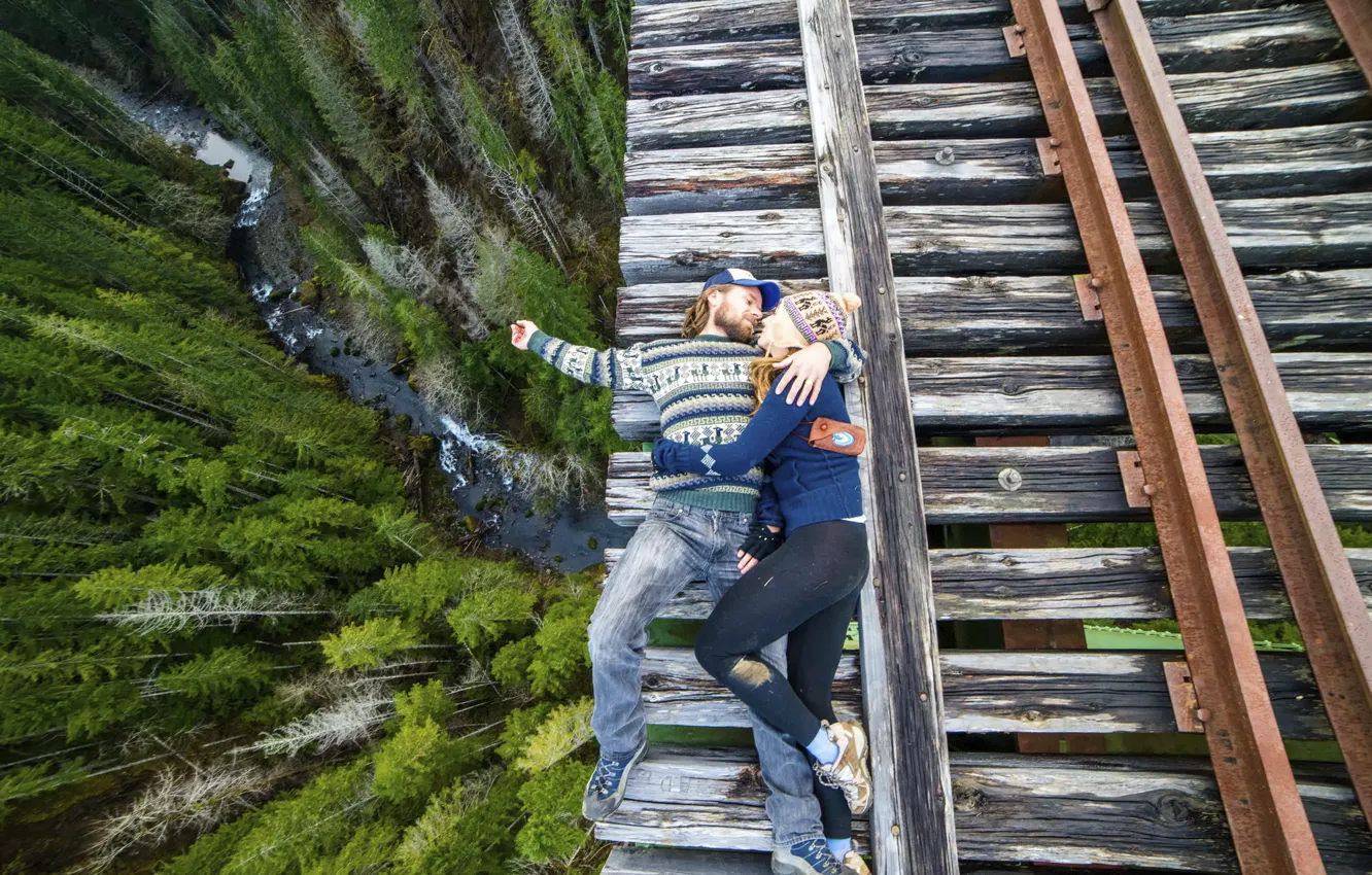 Фото обои девушка, любовь, мост, высота, мужчина, экстрим, Isaac Gautschi, Big Drop Romance